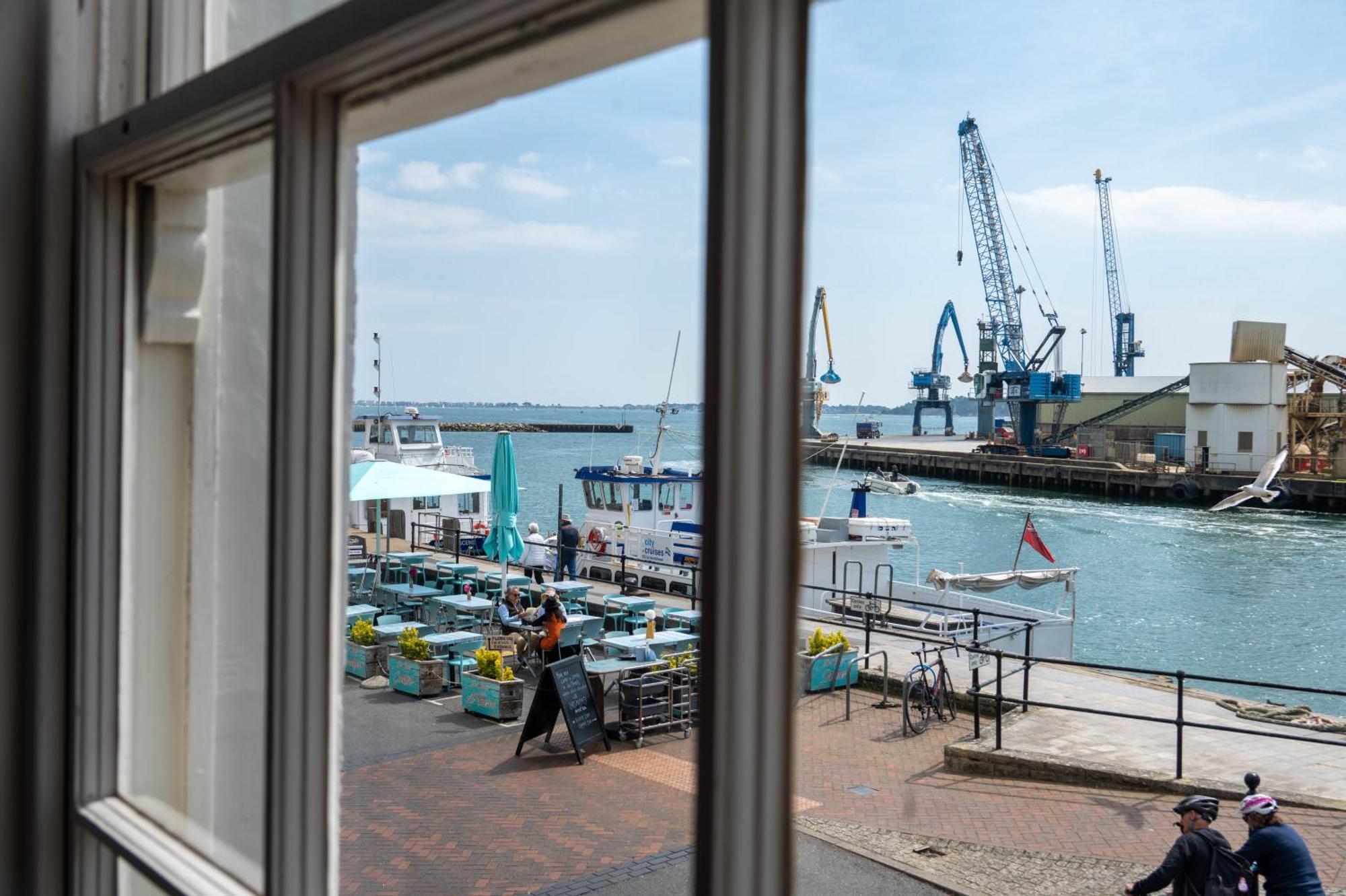 Apartamento The Old Custom House Poole Exterior foto